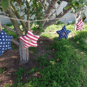 Star & Stripes Garland STAR w/Buttons on Twine 6 FEET